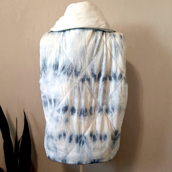 We The Free Just A Little Puffer Vest - Picture 6 of 7